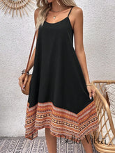 Vestido Midi Soltinho com Estampa Geométrica na Barra Preto / P Vestido